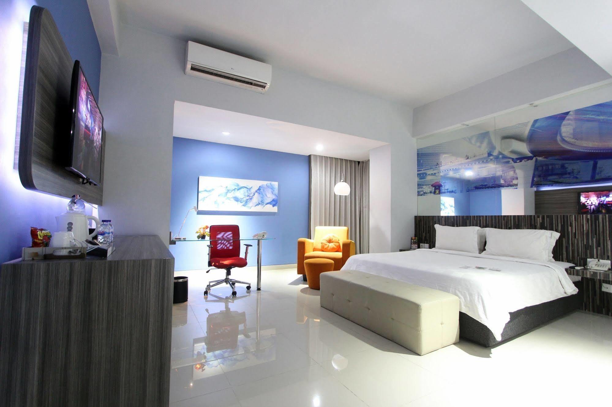 G Suites Hotel By Amithya Surabaya Esterno foto