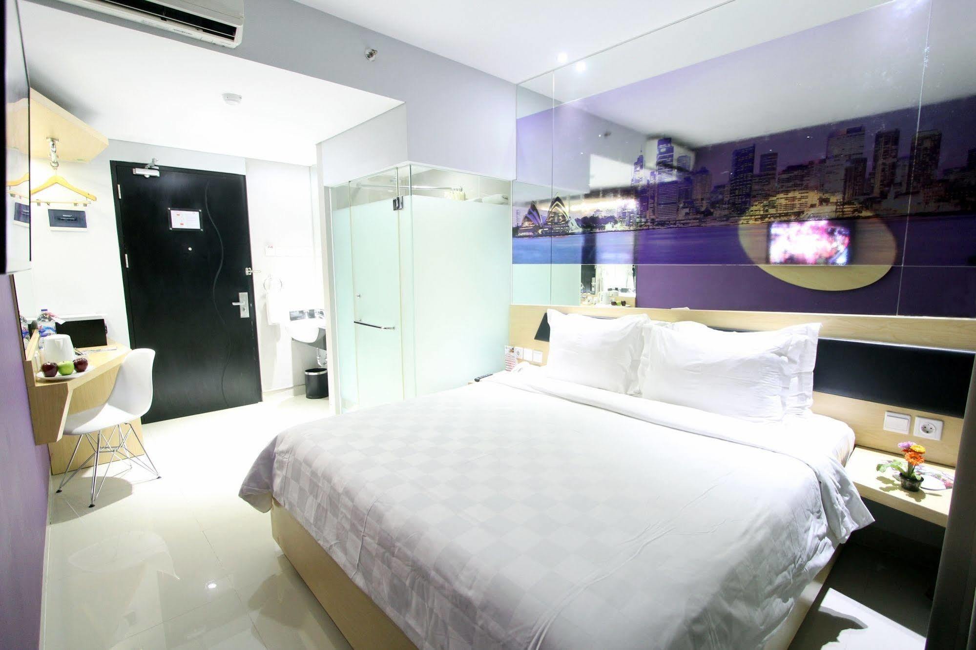 G Suites Hotel By Amithya Surabaya Esterno foto